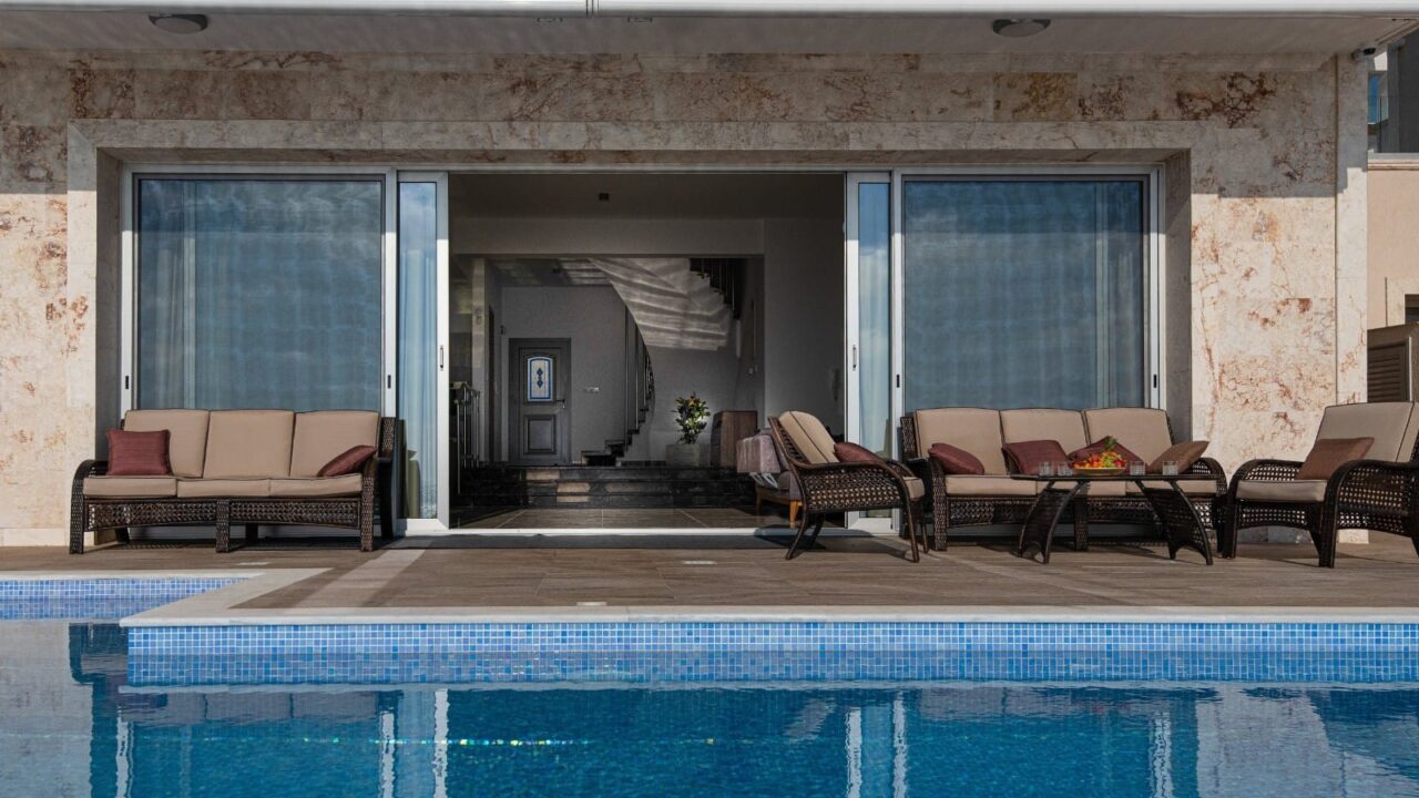 Веранда на Olymp Luxury Villa D