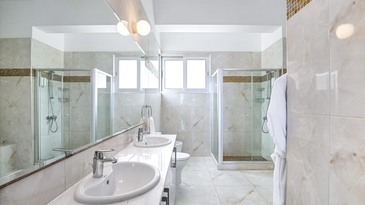 Главная ванная комната Olymp Luxury Villa D