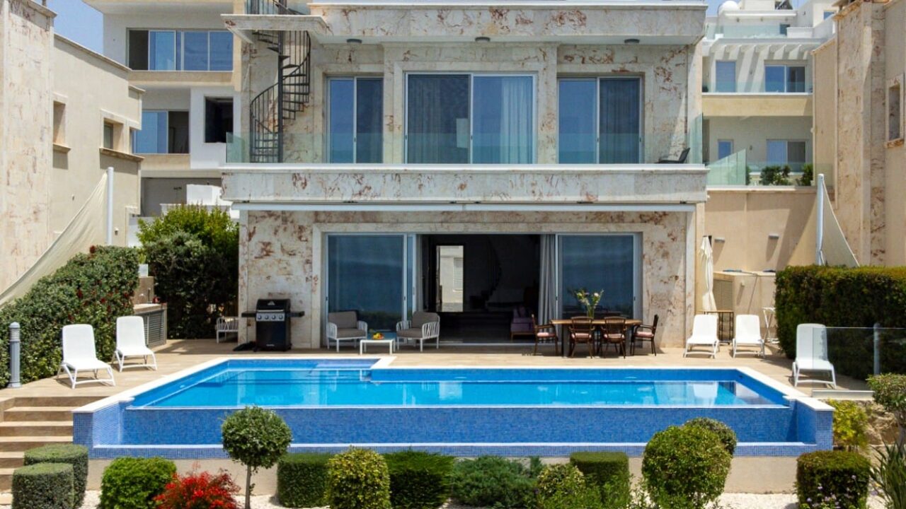 Olymp Luxury Villa Вид с морского побережья